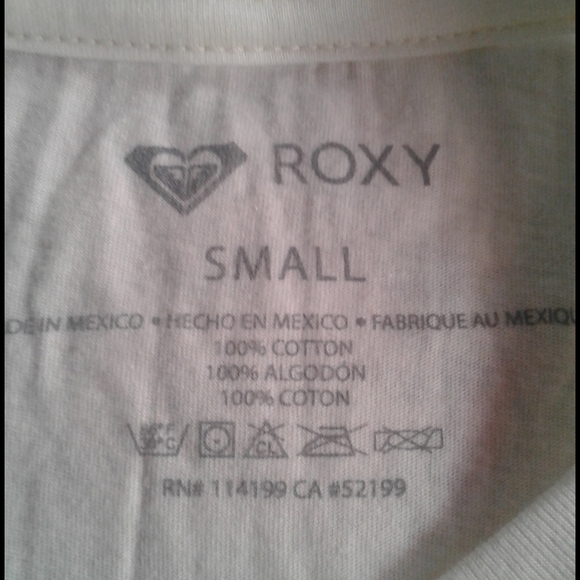 2 Roxy shirts - Picture 4 of 4